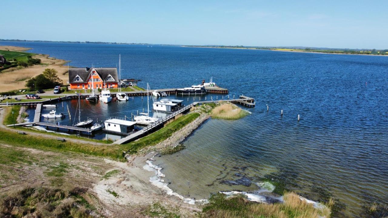 Hausboote Und Apartment Vieregge